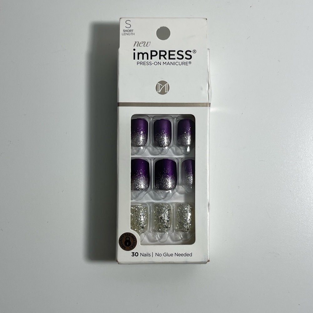 KISS Fashspiration impress Heartquake Ready-To-Wear Fake Nails